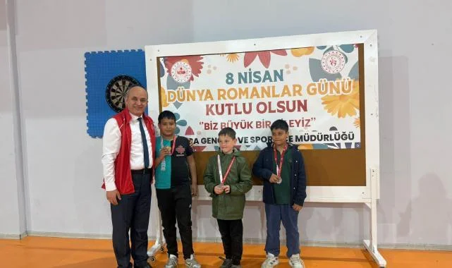 Bafra'da 8 Nisan Dünya Romanlar Günü Coşkulu Kutlandı
