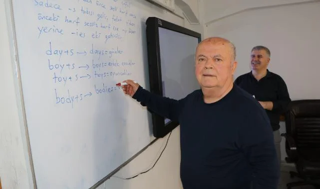 Dedelik Böyle Bir Şey: 74 Yaşında İngilizce Kursuna Yazıldı