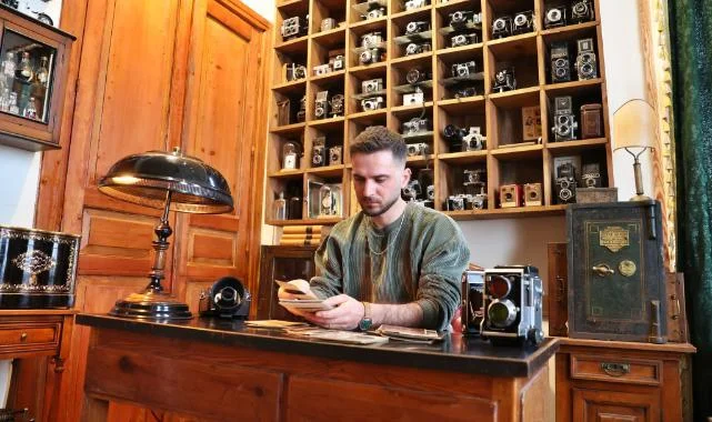 Dekorasyonla Başladı, 150 Fotoğraf Makinesiyle Koleksiyoncu Oldu
