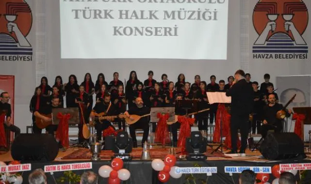 Havza'da 23 Nisan Coşkusu: Çocuk Korosundan Türkü Şöleni