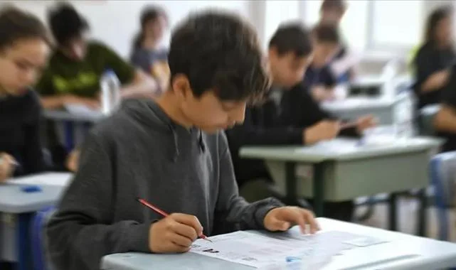 MEB Resmen Duyurdu: 12 Şehirde Test Edildi, Artık Tüm Sınavlarda Zorunlu Olacak