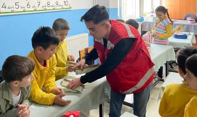 MHP Kavak İlçe Başkanlığından Öğrencilere Sağlık Desteği
