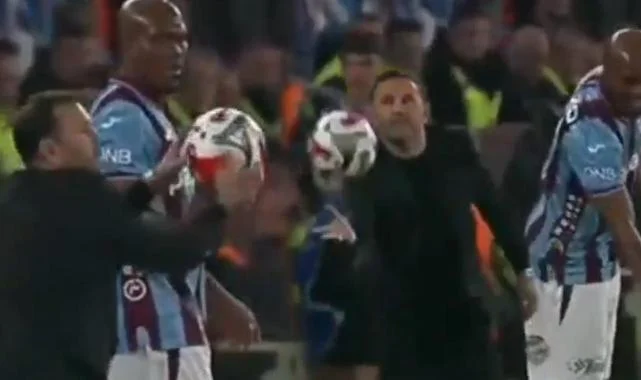 Okan Buruk'tan Derbide Şaşırtan Hareket: Nwakaeme'nin Elinden Topu Aldı