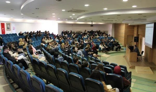 OMÜ'de Kütüphane ve Yapay Zekâ Eğitimi