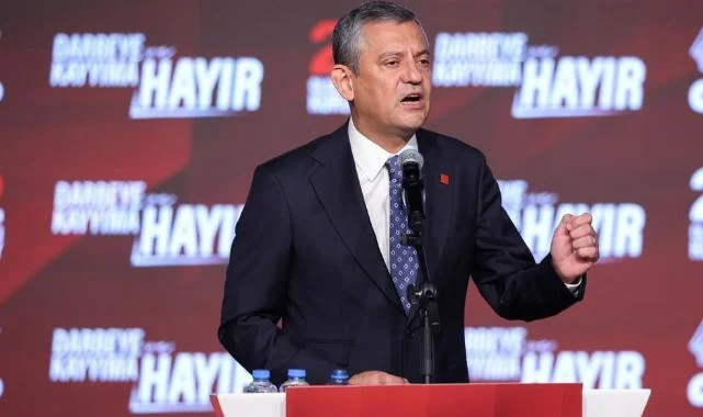Özgür Özel’den İrade Resti: Bozbey’le Övünüyoruz, Diğerinden İğreniyoruz