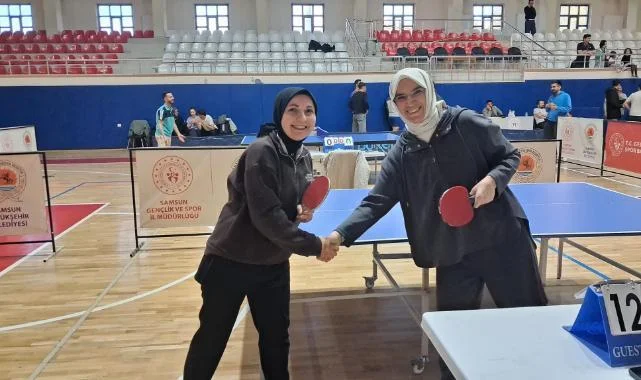 Sağlıkçılar Turnuvada Buluştu: Vezirköprü'de Masa Tenisi Heyecanı