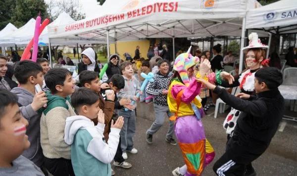 Samsun'da 8 Nisan Dünya Romanlar Günü Coşkuyla Kutlandı