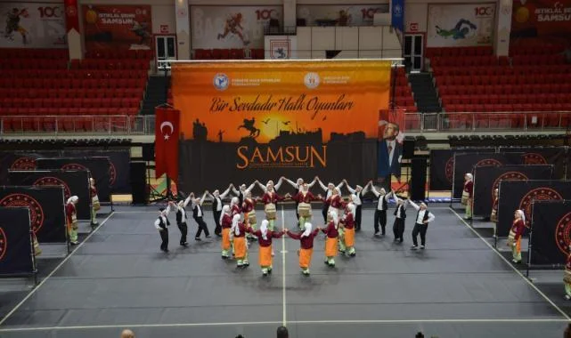 Samsun'da Halk Oyunları Şöleni: 550 Sporcu Birincilik İçin Yarıştı