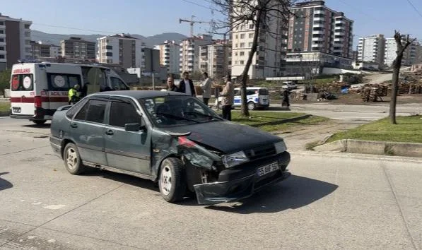 Samsun'da Kavşakta Korkutan Kaza: 3 Çocuk Yaralandı