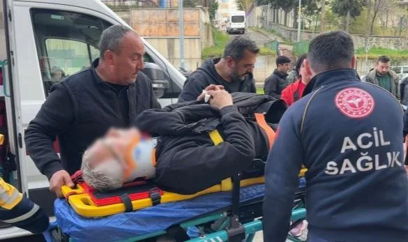Samsun’da Kontrolden Çıkan Araç Önce Yayaya Sonra Park Halindeki Araçlara Çarptı