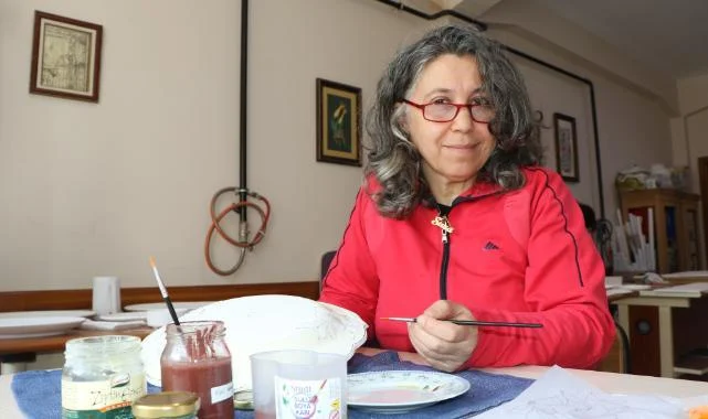 Samsun'da Sanatla Gelen Şifa: Kazanın İzlerini Çini Fırçasıyla Siliyor