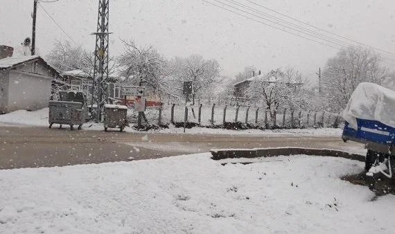 Samsun Kavak’ta Nisan Karı: Kar Kalınlığı 10 Santimetreyi Buldu