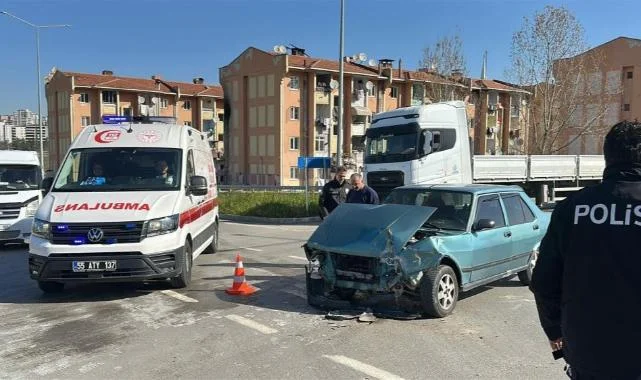 Samsun Şehir Hastanesi Kavşağında Kaza: 4 Yaralı