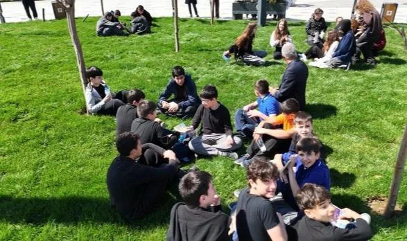 Samsun’un Kalbinde Kitap Molası: Öğrenciler İstiklal Meydanı’nda Okudu