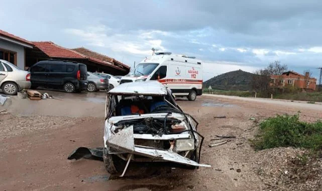 Sinop'ta Otomobil devrildi: 2 Yaralı