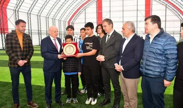 Terme Belediye Başkanı Şenol Kul’dan Spor Hamlesi: Yeni Halı Saha Açıldı