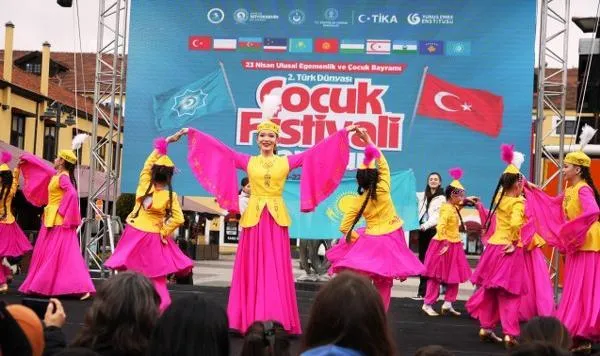 Türk Dünyası Çocukları Samsun’da Kültür Elçisi Oldu