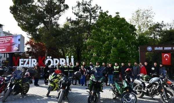 Vezirköprü'de 23 Nisan'da Motosiklet Korteji