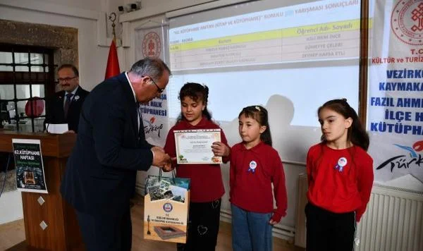 Vezirköprü'de En Çok Kitap Okuyan Öğrencilere Ödül Yağdı