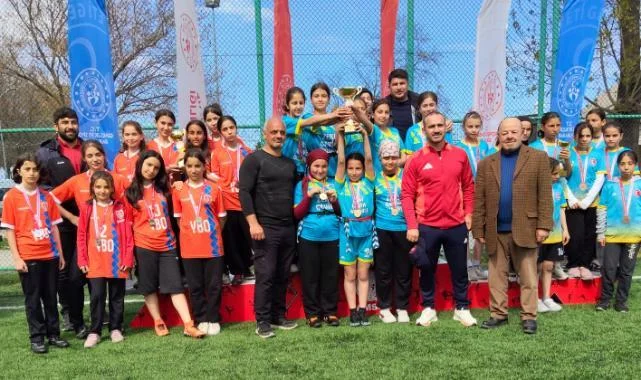 Vezirköprü Firdevs Yılmaz Ortaokulu Kupaları Topladı!