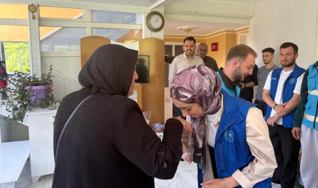 Alaçam'da gençlerden vefa ziyareti: Gönüllüler şehit annelerini yalnız bırakmadı