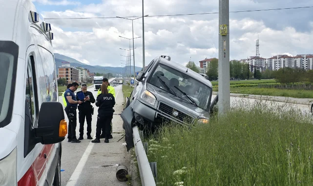 Amasya-Samsun yolunda feci kaza! Bariyerlerin üstünde...