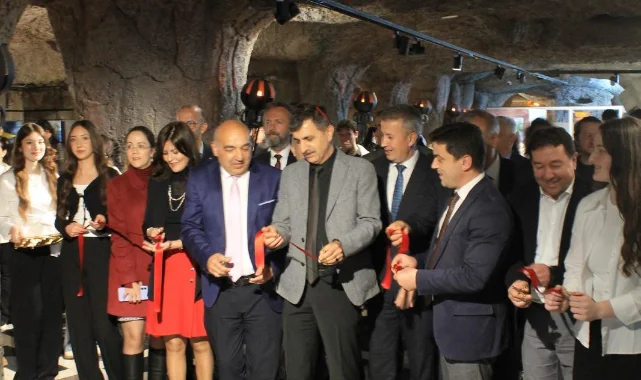 Atakum Huriye Süer Anadolu Lisesi Resim Sergisi: 105 Eser Sanatseverlerle Buluştu