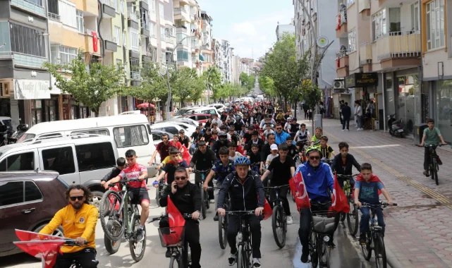Bafra'da 19 Mayıs coşkusu: İlçede dev bisiklet turu düzenlendi