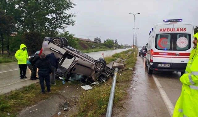 Bayram yolunda feci kaza: Aynı aileden 5 kişi yaralandı