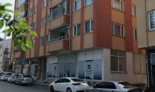 Bir kenti sarsan olay! Genç kız hocasından kaçmak için balkondan çıplak atladı