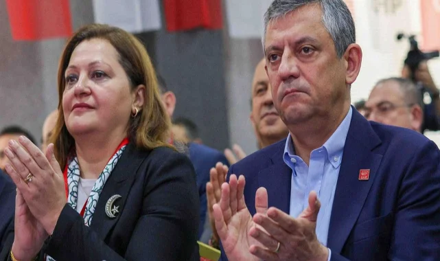 Burcu Köksal öyle mesajlar paylaştı ki... Özgür Özel hakkında şok sözler!