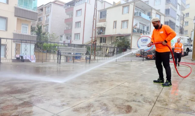 Canik Belediyesi Kurban Bayramı öncesi temizlik çalışması yaptı