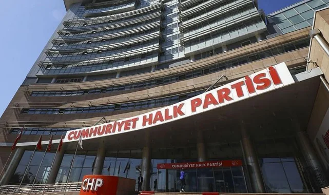 CHP'de Eski Parti Meclisi Göreve Geliyor
