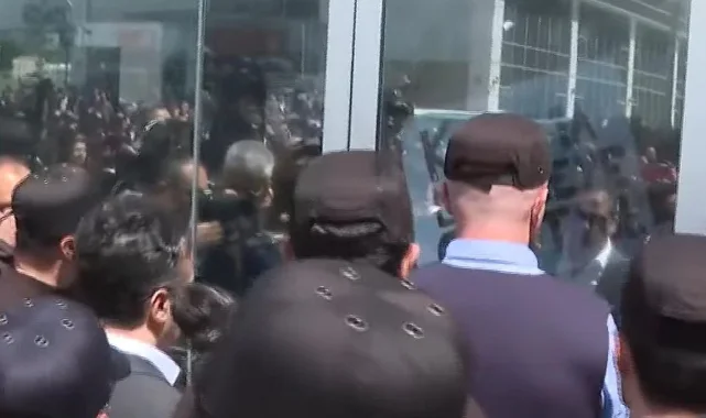 CHP genel merkezi'nde tahliye krizi: Polis harekete geçti
