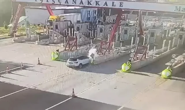 Gişelerinde otomobil bariyere çarptı: 1 ölü, 1 yaralı