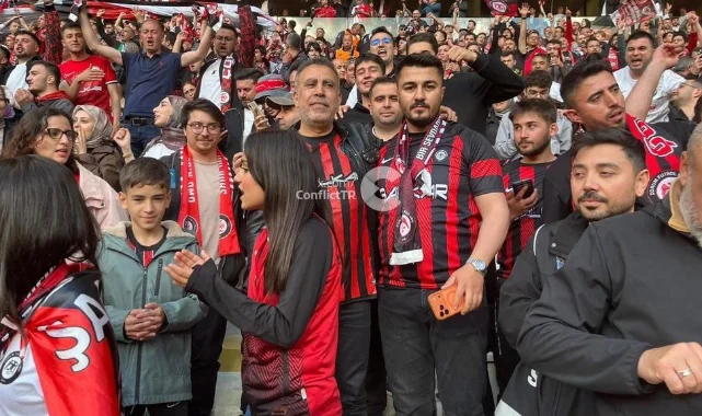 Haluk Levent hastaneden taburcu olup Çorum Fk maçına gitti