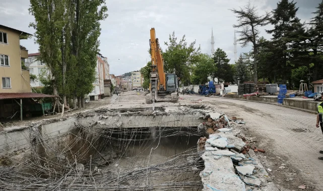 Havza’da sel sonrası büyük seferberlik: Üzeri kapatılan dere yatağı yıkılıyor!