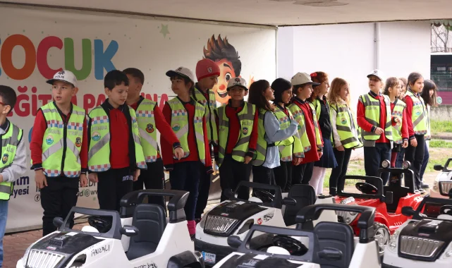 İlkadım'da minikler trafik kurallarını uygulamalı öğreniyor