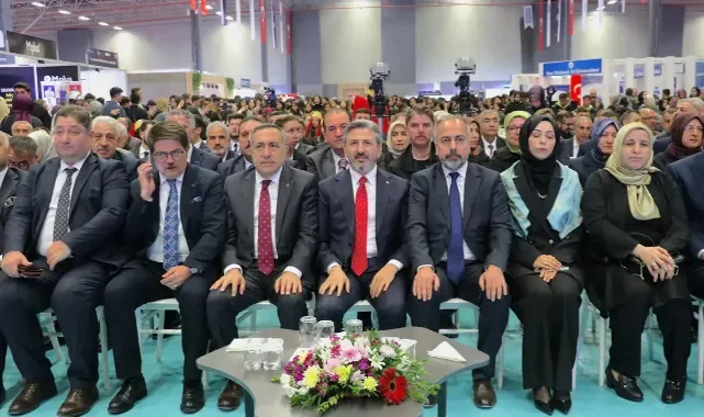 Kariyer Fuarı'nda Anons Krizi! AK Parti Yerine...