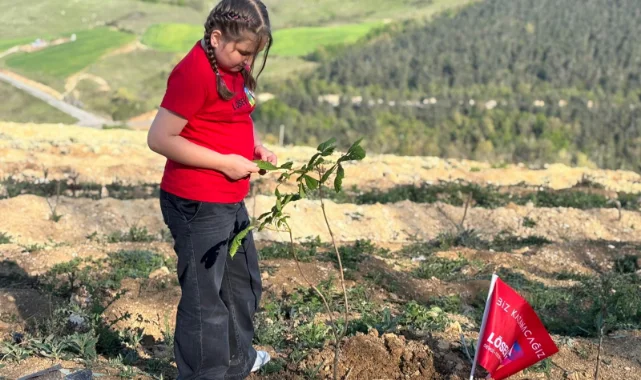 LÖSEV'li çocuklar Samsun'da fidan dikti