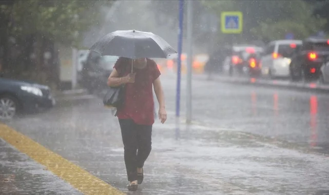 Meteoroloji'den sağanak yağış uyarısı: Karadeniz ve İç Anadolu'da hava nasıl olacak?