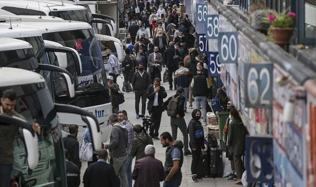 Otogarlarda bayram izdihamı başladı: Bilet bulmak neredeyse imkansız