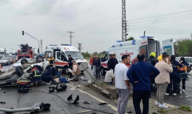 Otomobil Takla Attı, 2'si Çocuk 5 Yaralı