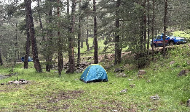 Piknik yapan gruba yıldırım isabet etti: 3 yaralı