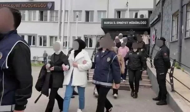 Sahte doktor operasyonu: Evleri kaçak muayenehaneye çevirmişler
