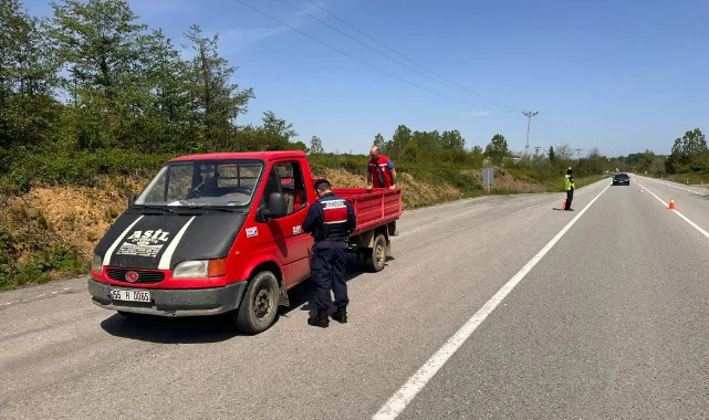Salıpazarı'nda kurbanlık sevklerine sıkı takip: Ekipler yol kontrolünde