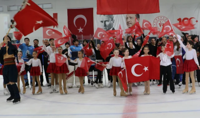Samsun'da "19 Mayıs" etkinlikleri kapsamında "Buz gösterisi" düzenlendi