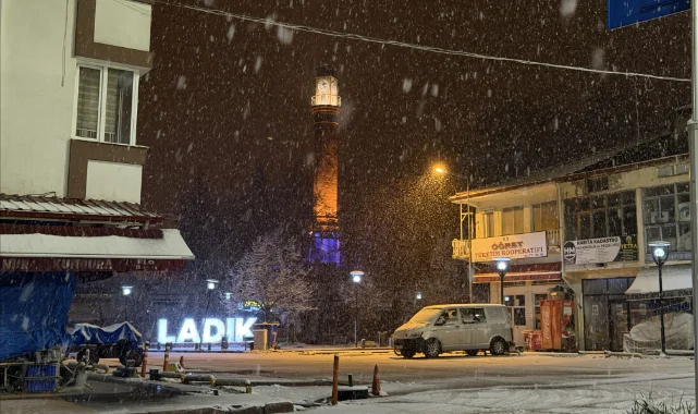 Samsun'da Kar Sürprizi: Ulaşım Zorlaştı