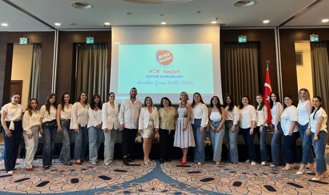 Samsun'da Nar Taneleri'nden anlamlı anneler günü programı