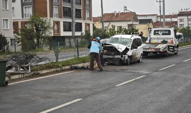 Samsun'da refüje çıkan hafif ticari araçtaki 3 kişi yaralandı